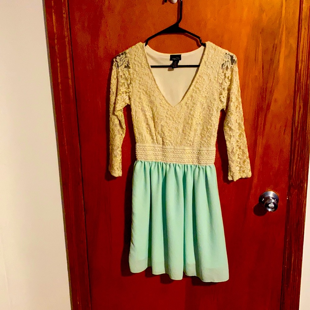 Rue 21 dress with lace